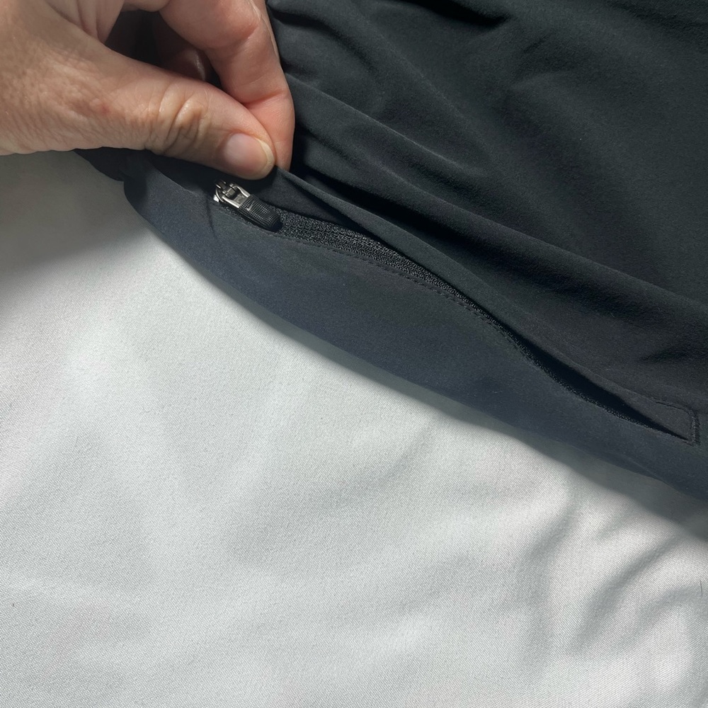 Nike Dri-Fit Women’s Capri Black Size Medium Drawstring Zip Pockets - Picture 4 of 16